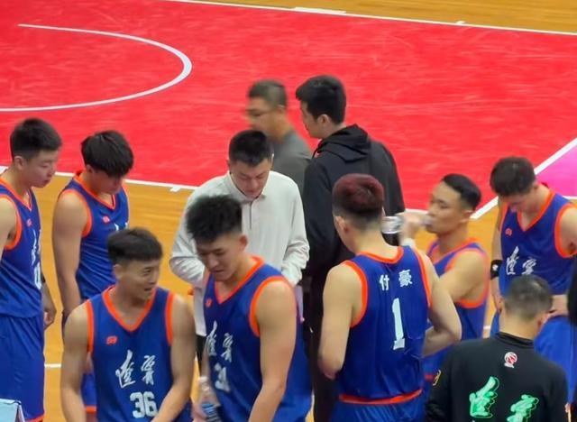 更添了几分, 土壤, 氛围 更添了几分, 土壤, 氛围