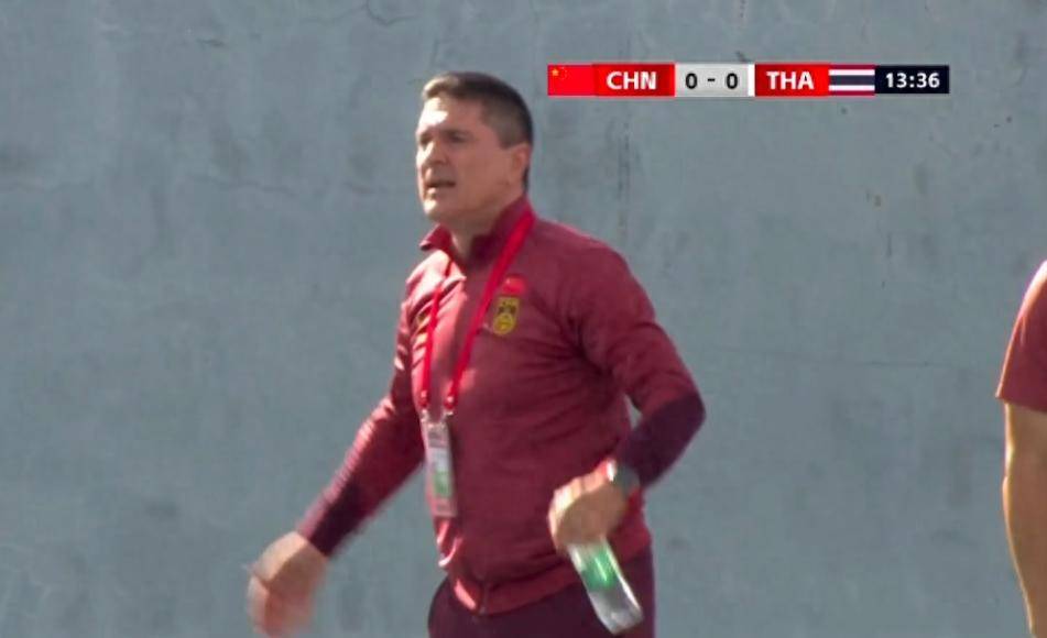 国足无缘领, 泰国队两战 国足无缘领, 泰国队两战